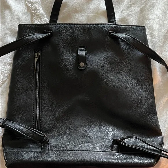 MAT & NAT Backpack/Purse - Picture 5 of 7